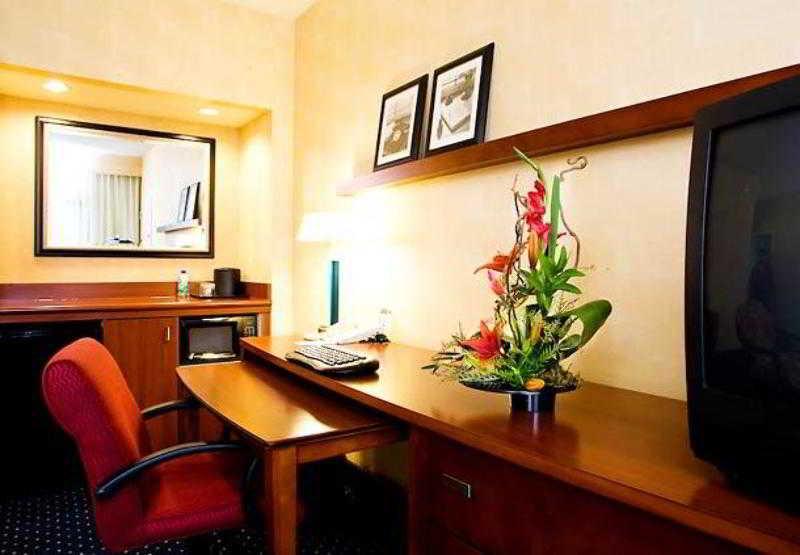 Courtyard By Marriott Boulder Hotel Bilik gambar