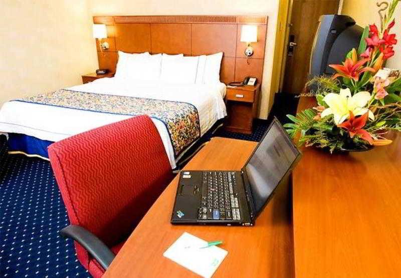 Courtyard By Marriott Boulder Hotel Bilik gambar